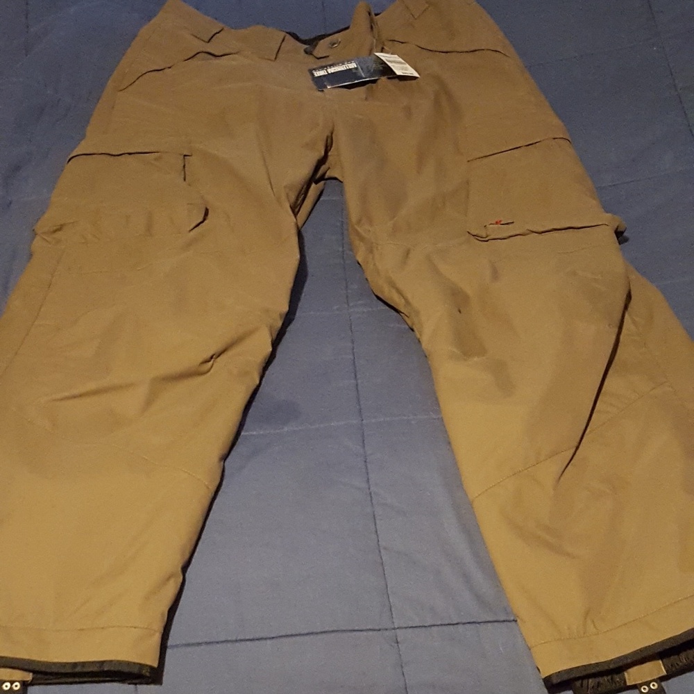 NWT Tan Snowboard/ski Cargo Pants